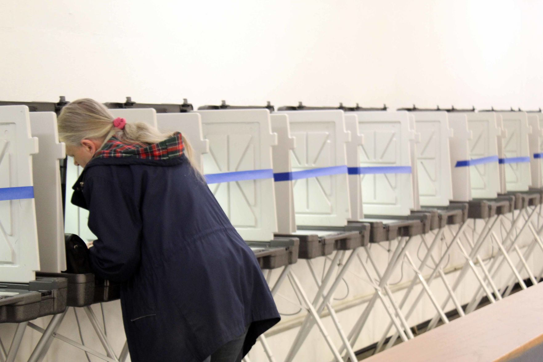 040920-reed-gallery-polls023.jpg